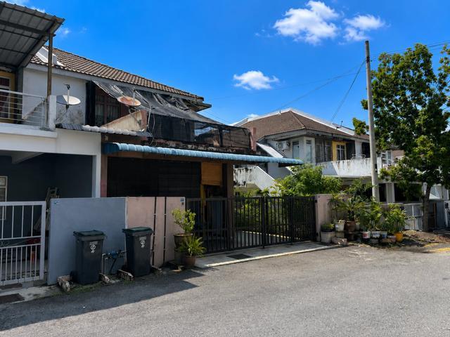 Townhouse for sale in Malaka