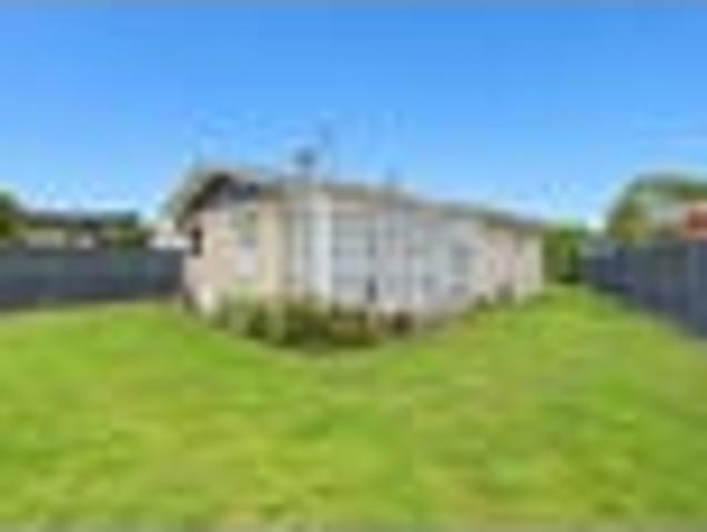 House for sale in Deanwell, Hamilton City