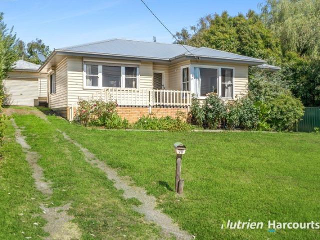 House for sale in Curdievale, Victoria