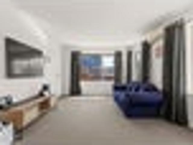 House for sale in Chaslands, Canterbury