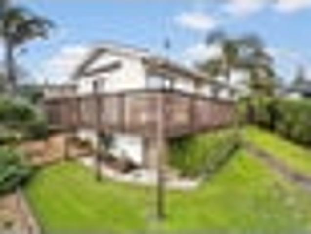House for sale in Oratia