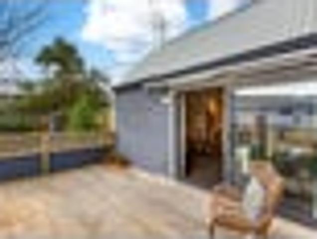 Apartment for sale in Days Bay, Wellington