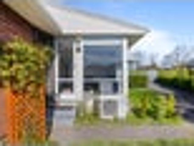 House for sale in Edgeware, Canterbury