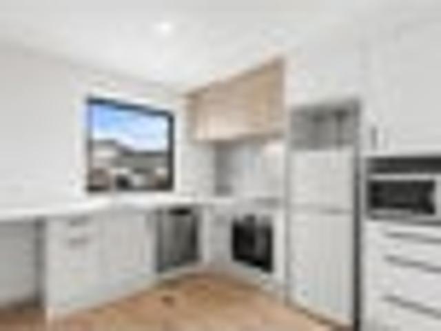 House for sale in Chaslands, Canterbury
