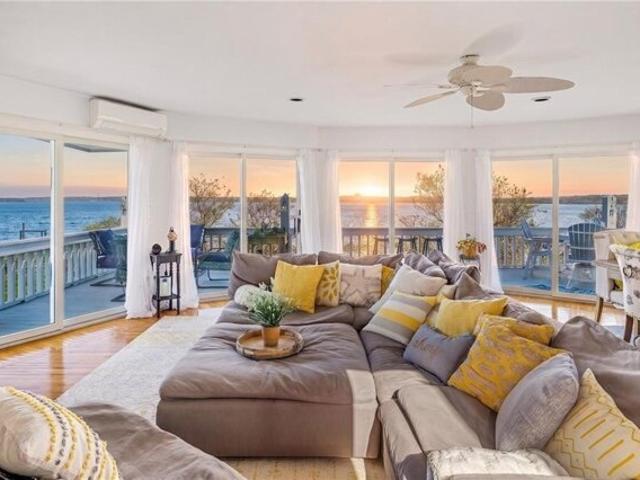 House for sale in Portsmouth, Rhode Island