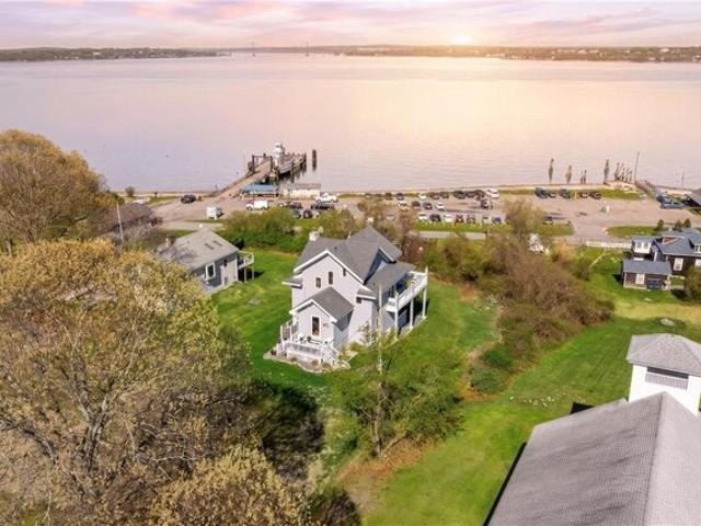 House for sale in Portsmouth, Rhode Island