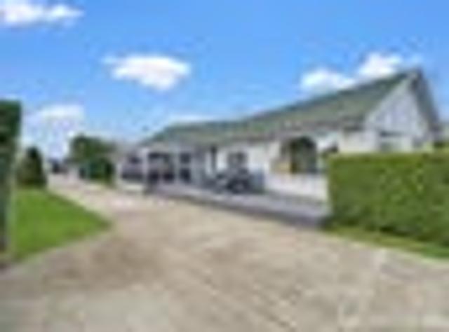 House for sale in Chaslands, Canterbury