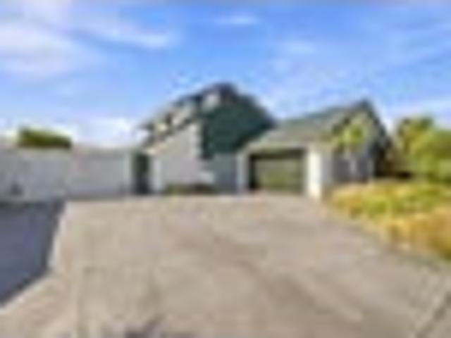 House for sale in Chaslands, Canterbury