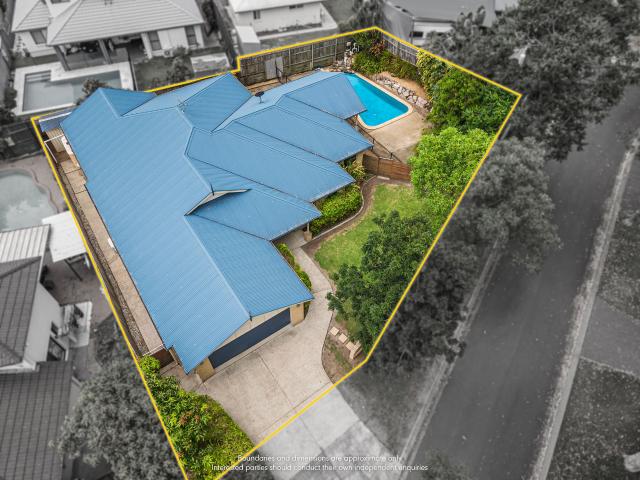 House for sale in Seventeen Mile Rocks, Greater Brisbane
