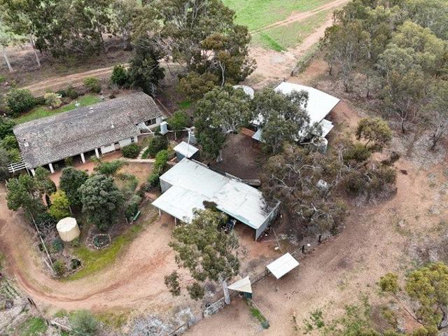 Cottage for sale in Gilgering, Western Australia