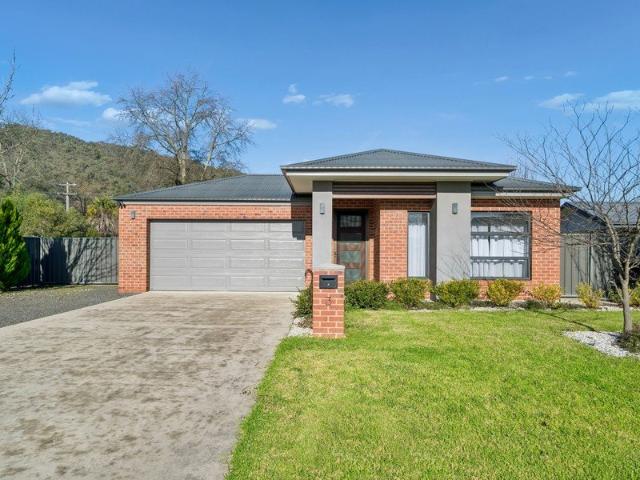 House for sale in Myrtleford, Victoria