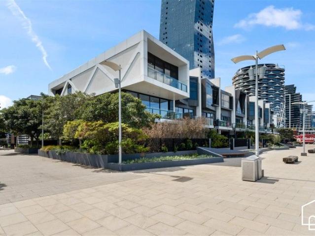 Townhouse for rent in Docklands, Victoria