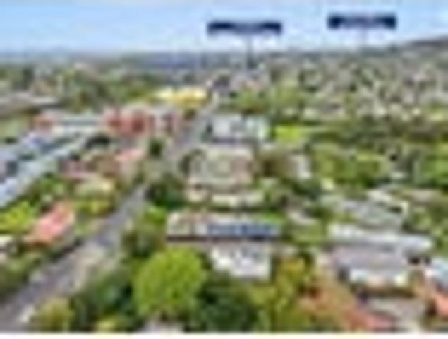 House for sale in Avondale