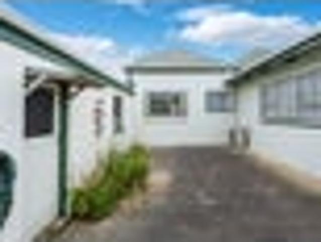 House for sale in Otakou
