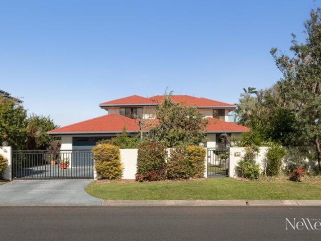 House for sale in Castaways Beach, Queensland