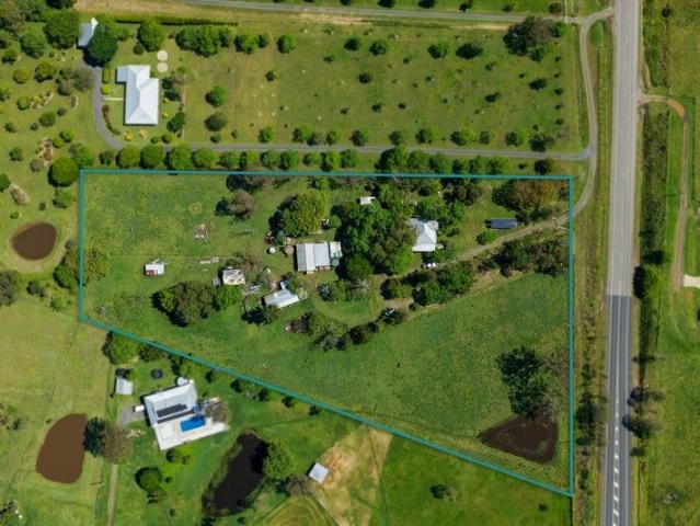 Cottage for sale in Toombul, Queensland