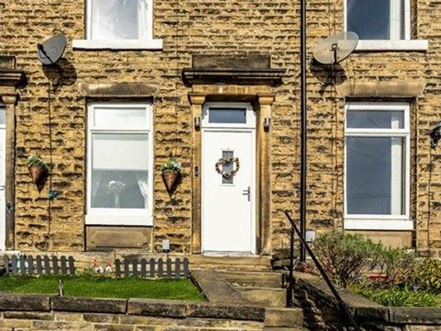 House for rent in Brookfoot, Rastrick