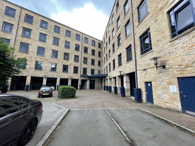 Apartment for rent in Huddersfield, West Yorkshire