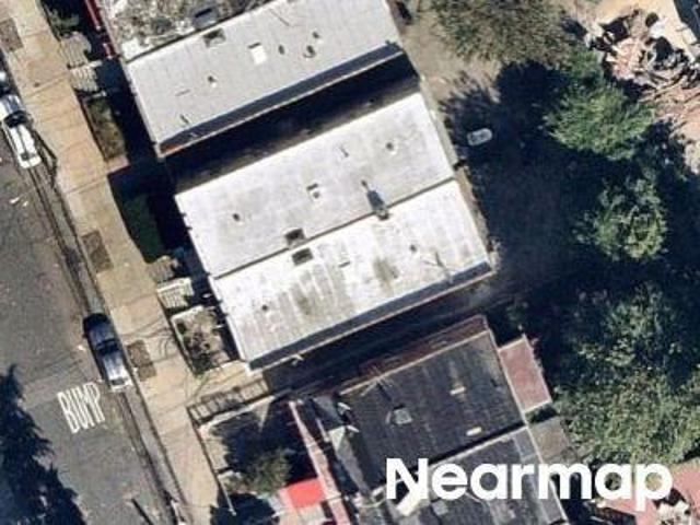 House for sale in The Bronx, Arverne