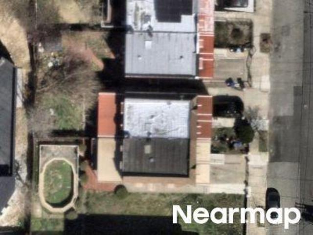 House for sale in The Bronx, Arverne