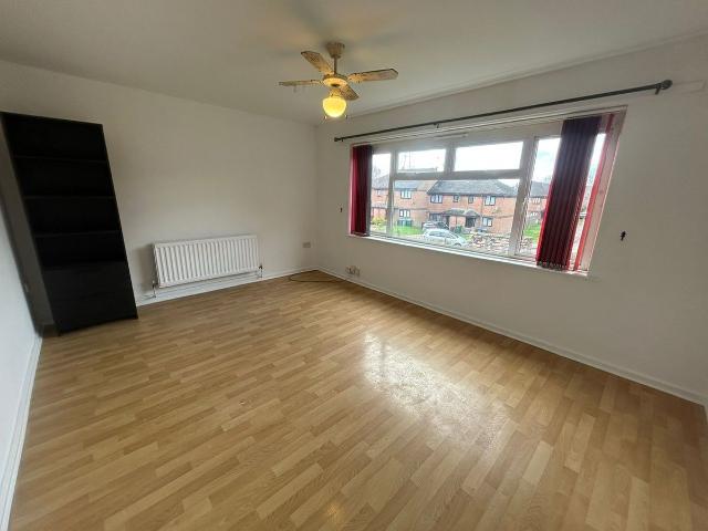 Apartment for rent in Horseley Heath, Hill Top