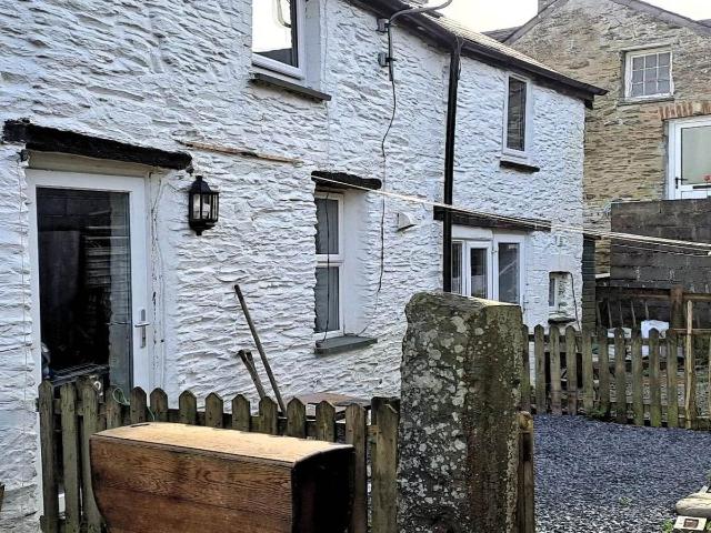 House for rent in Llanybydder, Wales