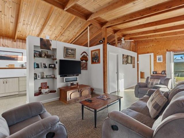 Cottage for sale in Lancaster, Victoria