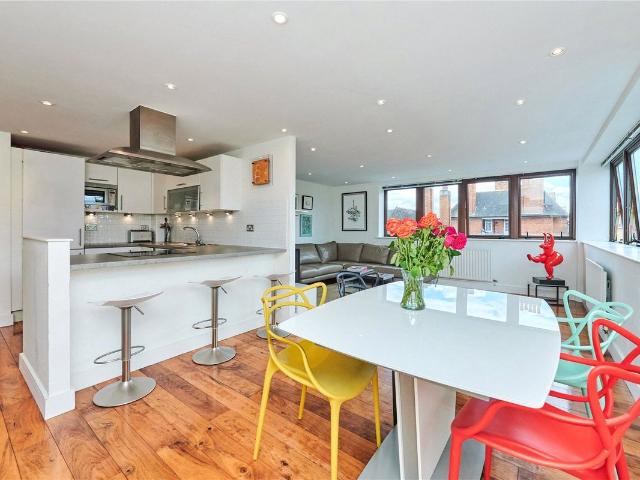 Apartment for rent in St. John's Wood, Greater London