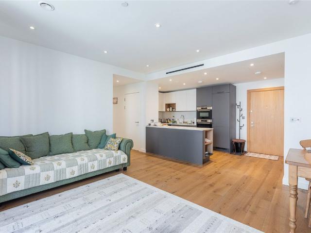 Apartment for rent in St. John's Wood, Greater London