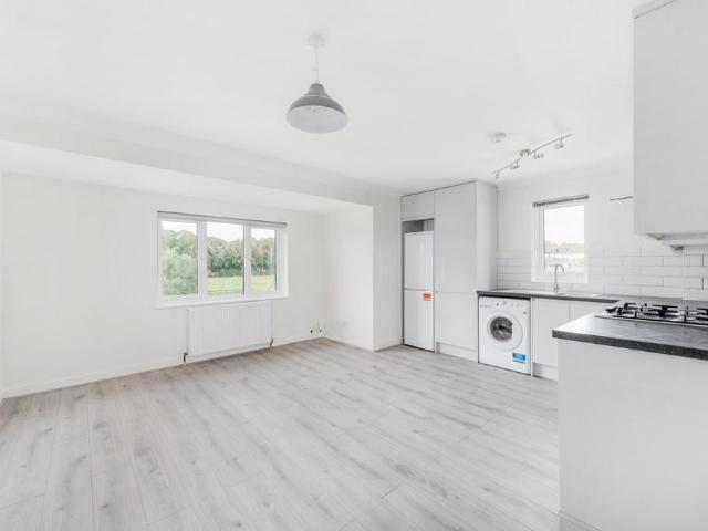 Apartment for rent in Summerstown, Upper Tooting