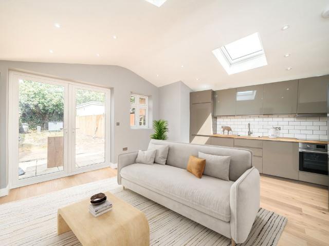 Apartment for rent in Summerstown, Upper Tooting