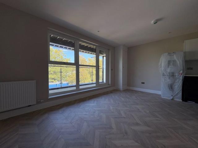 Apartment for rent in Molly Millars Lane Industrial Estate, Wokingham