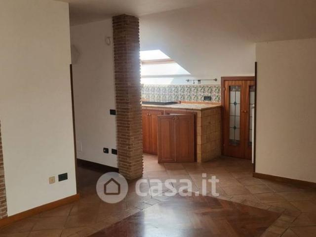 trilocale in affitto a Salerno