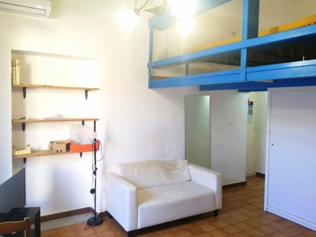 Monolocale in affitto a Municipalità 1, Napola