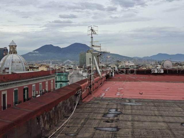 Appartamento in affitto a San Lorenzo, Napoli