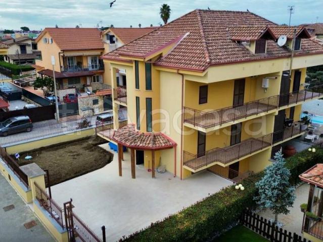 Villa Indipendente in affitto a Giugliano In Campania, Campania