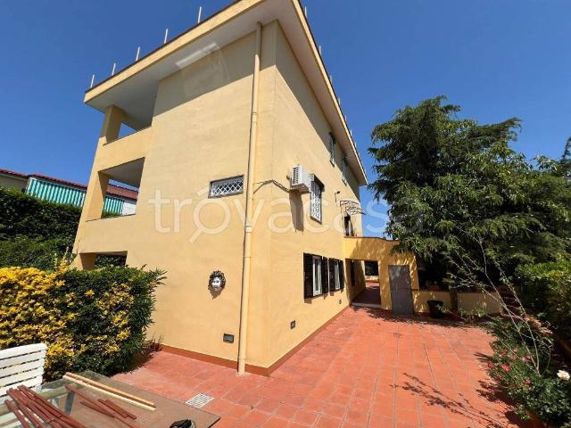 Villa Indipendente in affitto a Giugliano In Campania, Campania