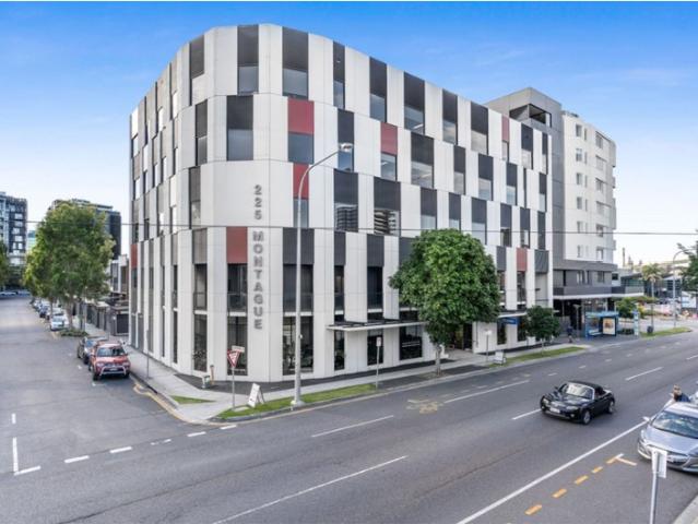 Office for rent in Toombul, Queensland