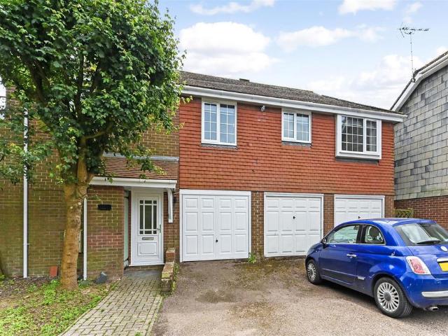 Apartment for rent in Arundel, Clapham
