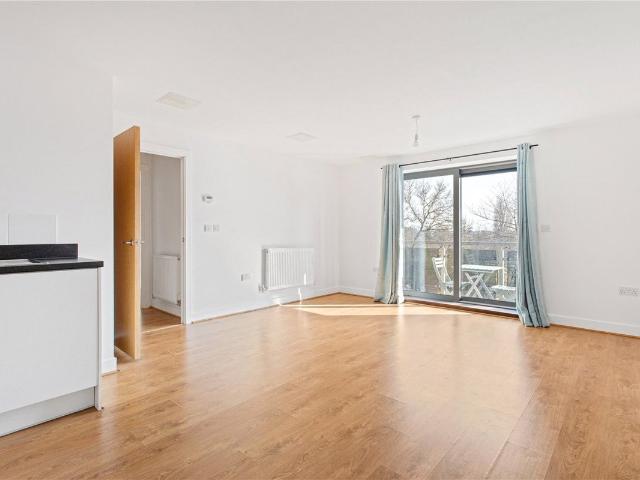 House for rent in Summerstown, Greater London