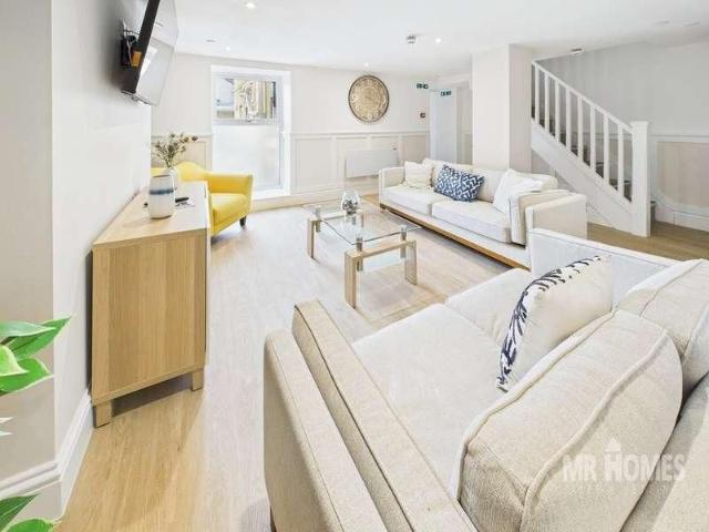 Apartment for rent in Falcon Lodge, Wales