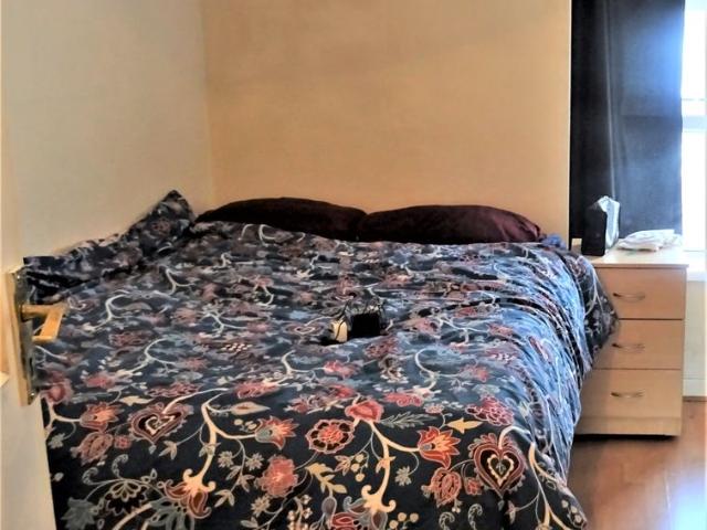 Room for rent in Falcon Lodge, Wales