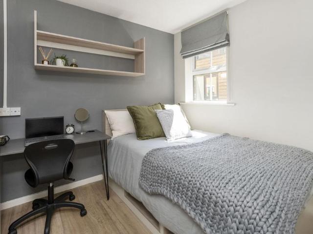Studio for rent in The Polygon, City Of Southampton