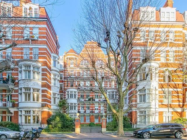 Apartment for rent in West Kensington, Greater London
