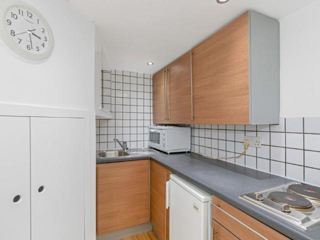 Studio for rent in Belsize Park, Cat Hill