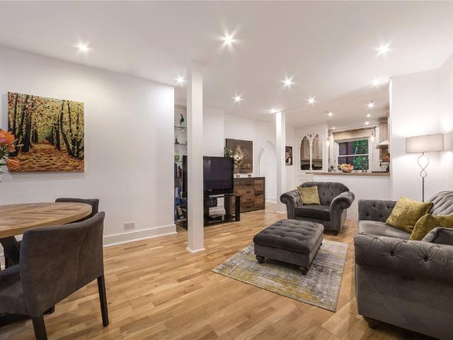 Apartment for rent in Belsize Park, Greater London