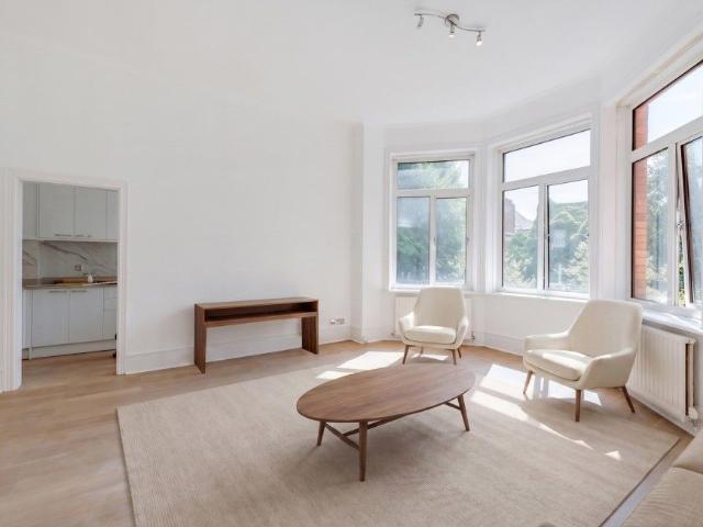 Apartment for rent in Belsize Park, Greater London