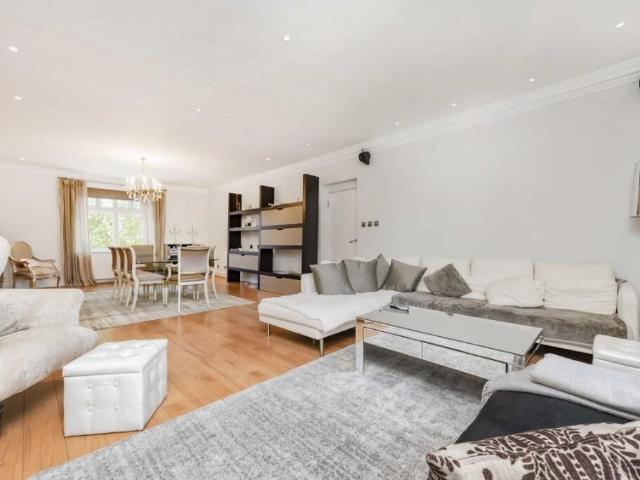 Apartment for rent in Swiss Cottage, Greater London