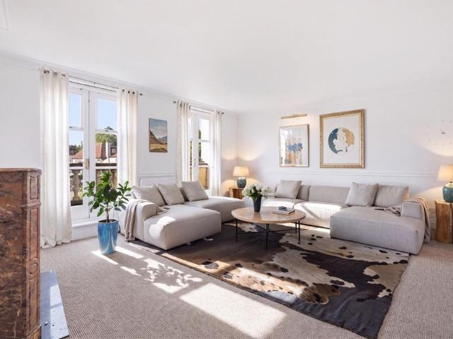 Townhouse for rent in London Borough of Hounslow, Greater London