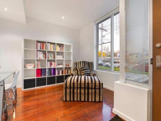 Room for rent in Fitzroy North, Melbourne